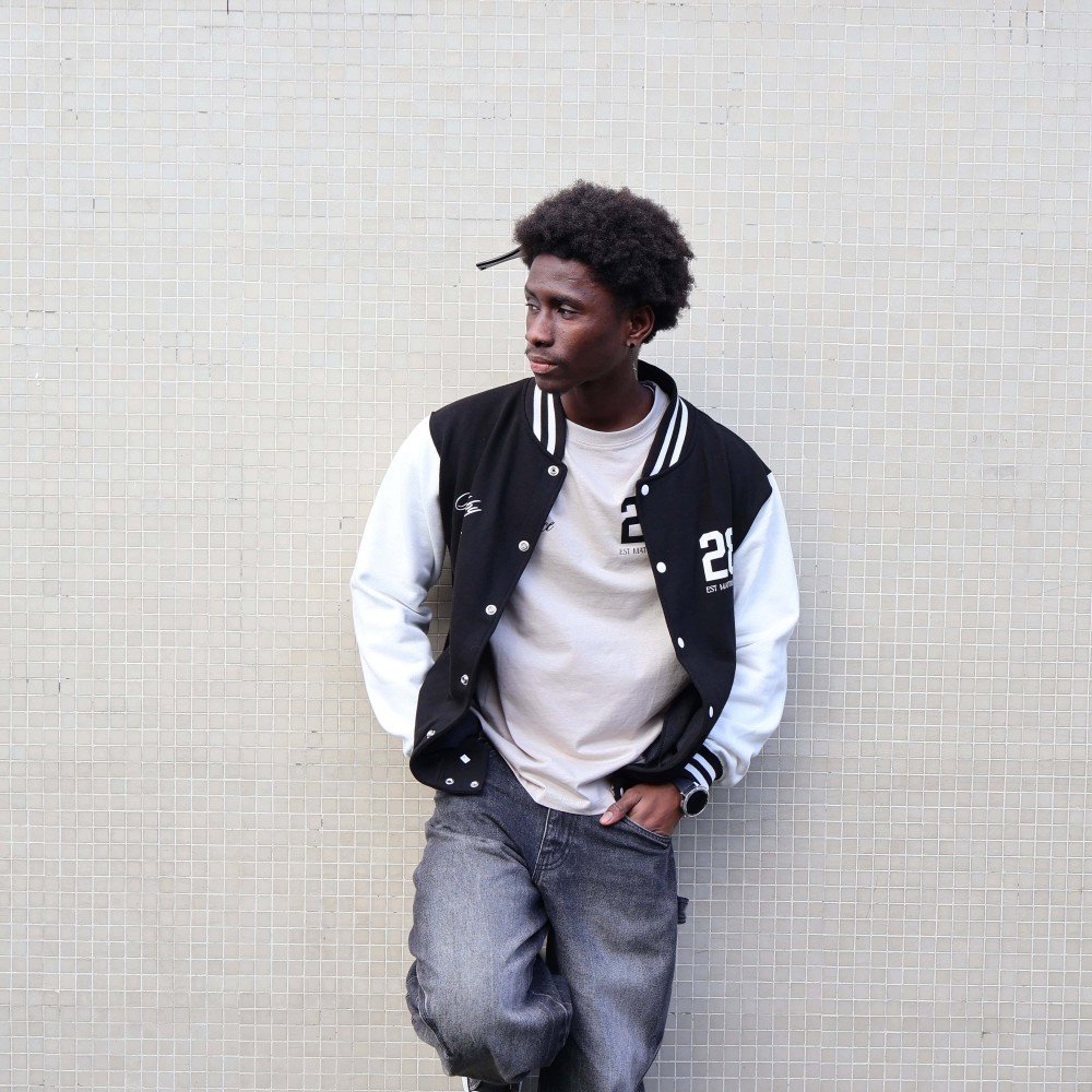 Casaco estilo Baseball com detalhes estampado 