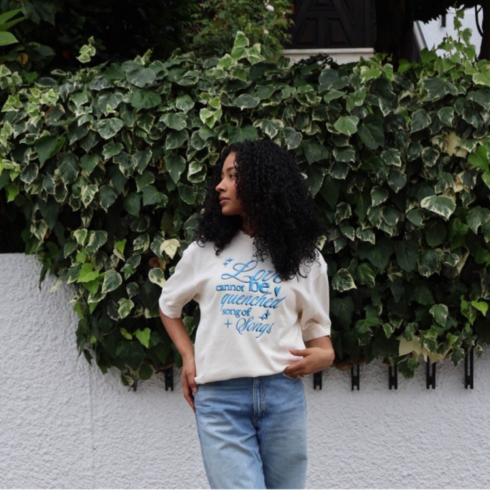 T-Shirt "Amor Inquebrável" (Bege)