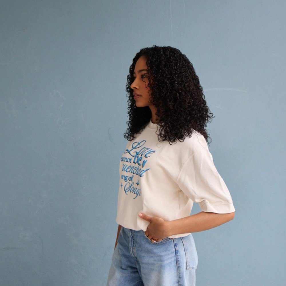 T-Shirt "Amor Inquebrável" (Bege)