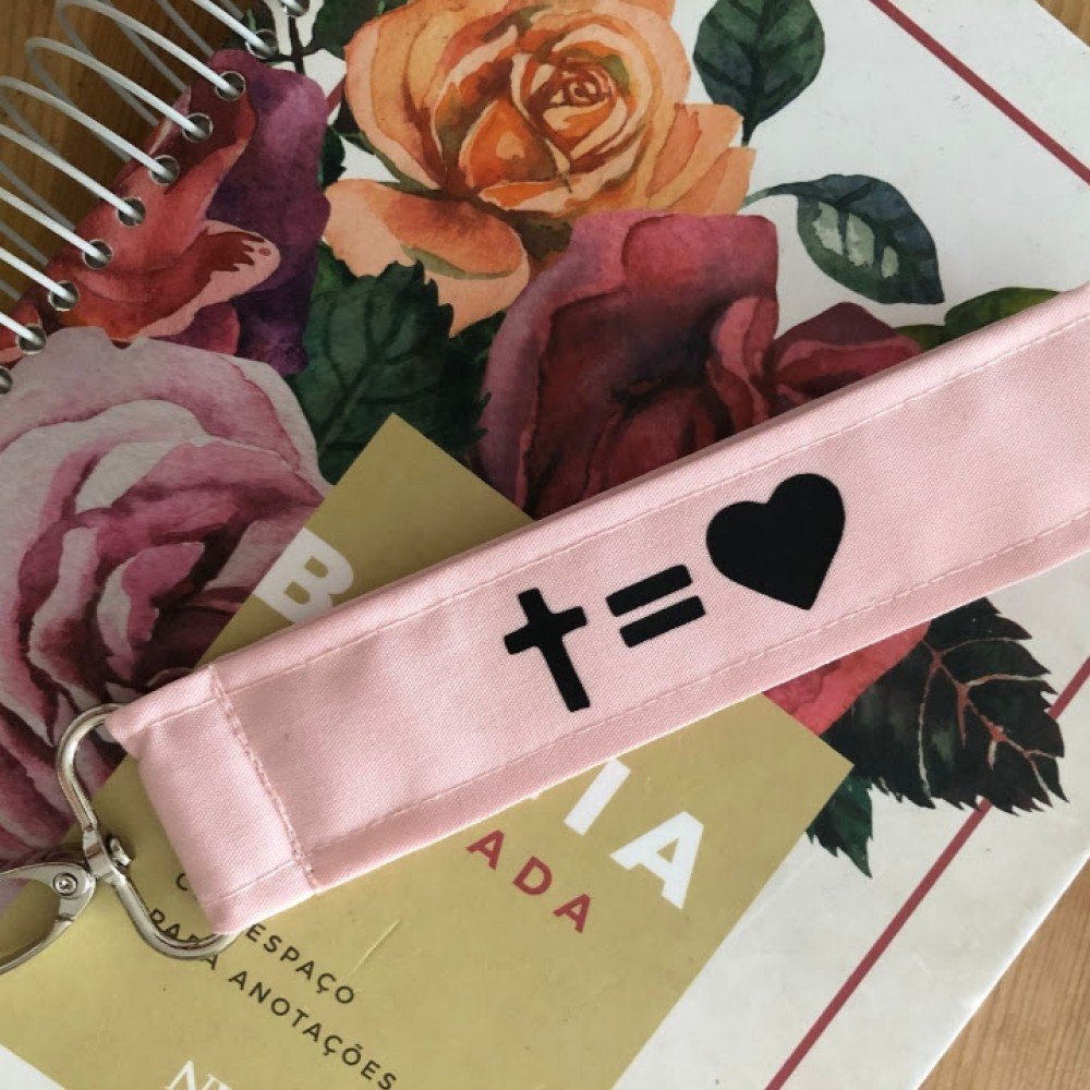 Porta Chave Personalizado com cruz em rosa 