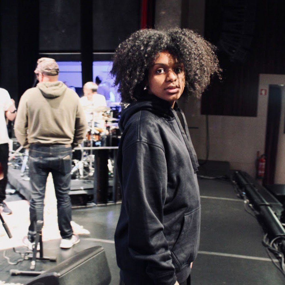 Hoodie Preta Metanoia